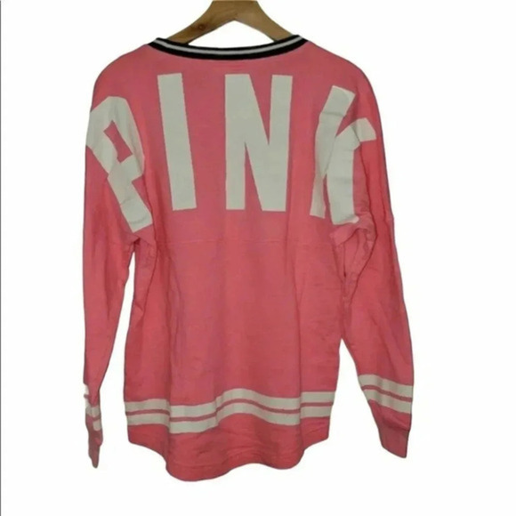 VS Pink‎ XS oversized hot pink Sweatshirt - Picture 1 of 2